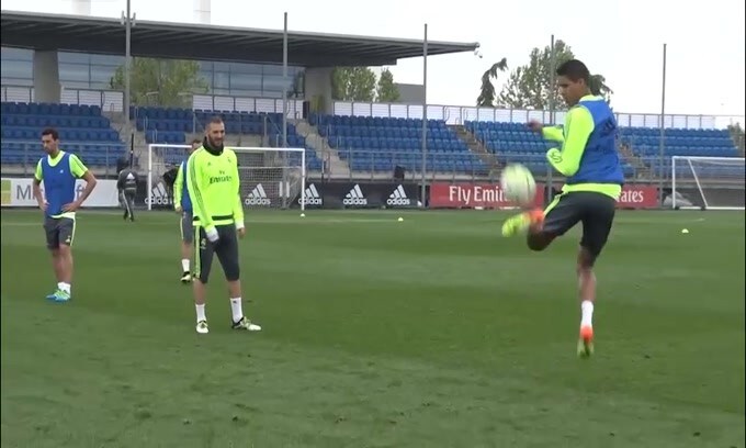 Real Madrid, Varane 'studia' l'addio