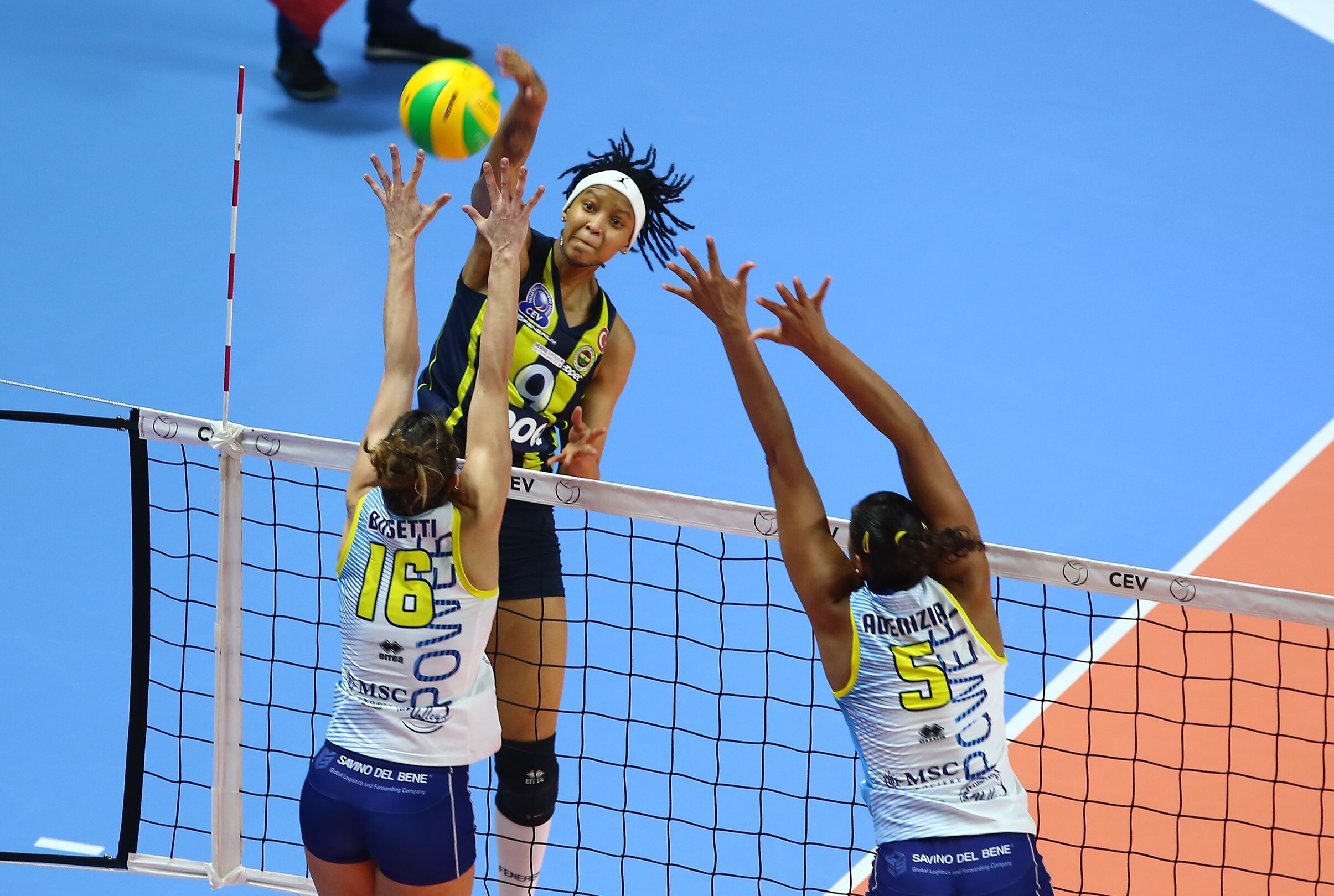 Volley: Champions Femminile, Scandicci va vicina all'impresa, vince due set ma poi si fa rimontare