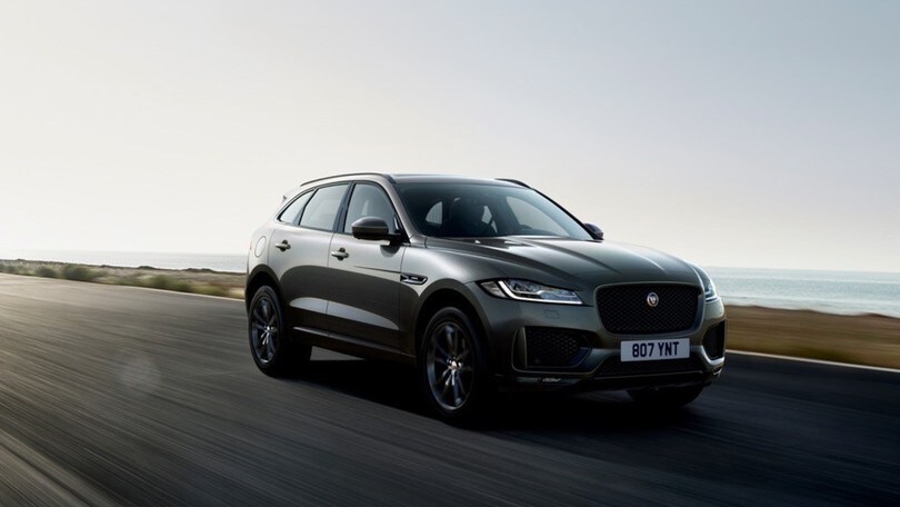 Jaguar F-Pace Chequered Flag e 300 Sport, serie speciali