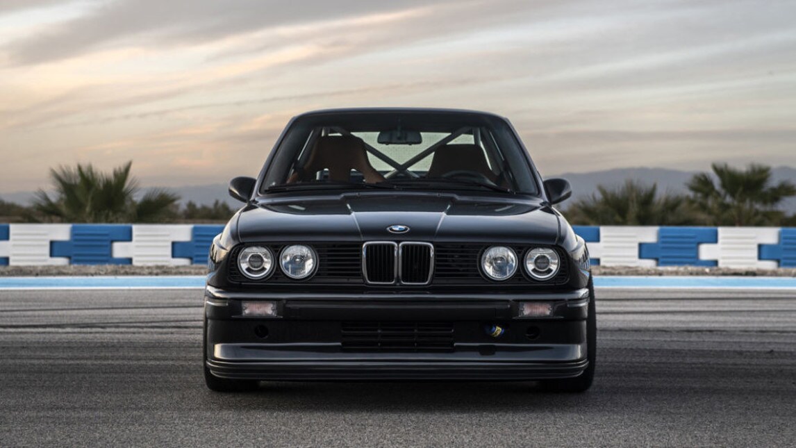 BMW M3 E30: il mito ritorna grazie a Redux
