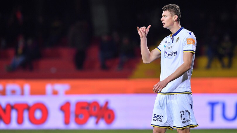 Calciomercato Verona, maturate le condizioni per l'obbligo di riscatto di Dawidowicz