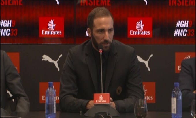 Argentina, Higuain si ritira