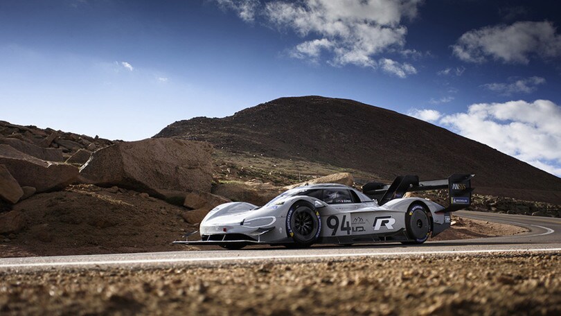 Volkswagen ID.R, sfida da record sulla Tianmen Road a settembee