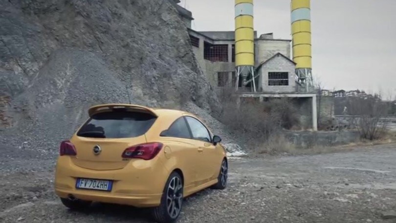 Opel Corsa GSi in Val Seriana VIDEO