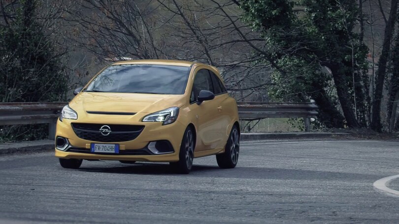 Opel Corsa GSi sfreccia in Val Seriana