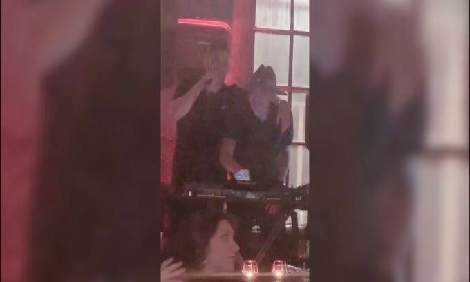 Icardi deejay con Gagliardini