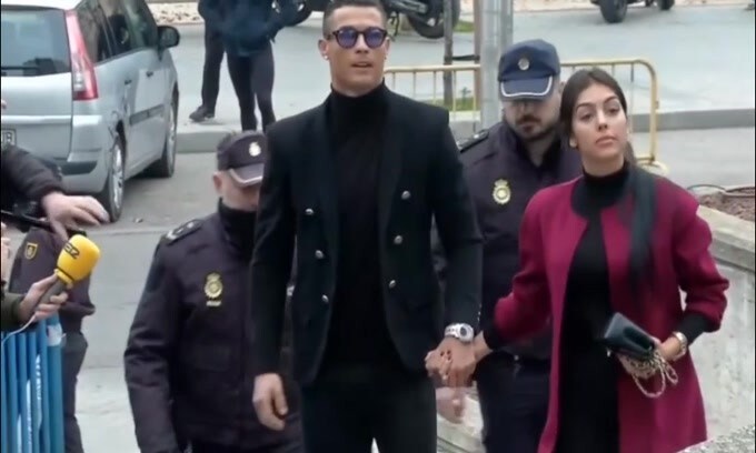 Ronaldo potrebbe aprire una pasticceria a Torino per Georgina