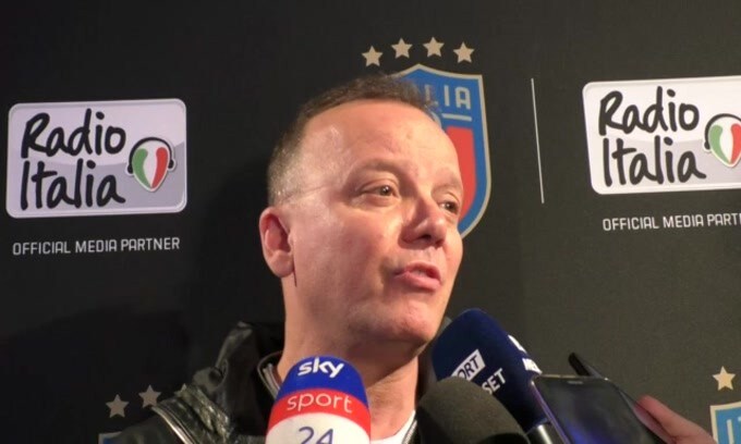 Gigi D'Alessio: "Scudetto? Il Napoli deve comprare un arbitro"
