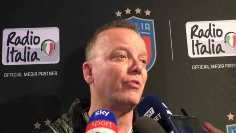 Gigi D'Alessio: "Scudetto? Il Napoli deve comprare un arbitro"
