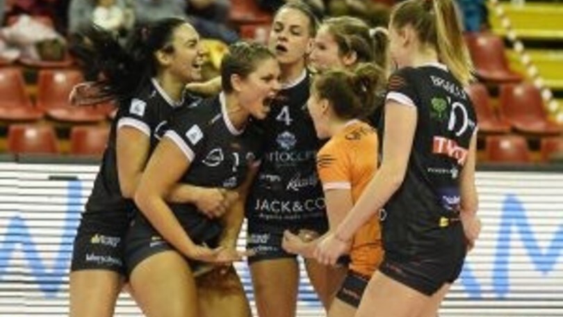 Volley: A2 Femminile, Perugia e Trento, che volata per l'A1 !