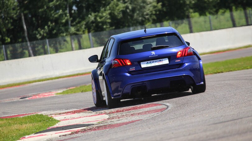 Arduini Corse per la Peugeot 308 GTi: le foto
