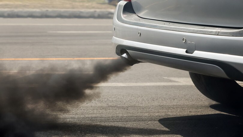 Auto, via libera Ue a ulteriore taglio di emissioni Co2