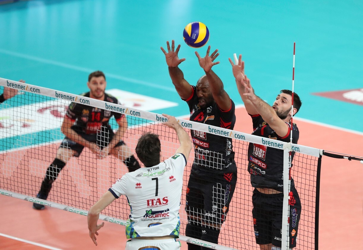 Volley: Superlega, Gara 1 di Semifinale: successi per Perugia e Civitanova