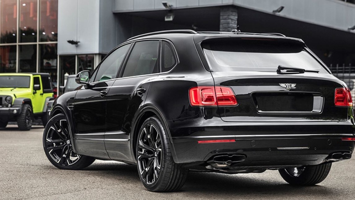 Kahn Design firma il tuning "All Black" della Bentley Bentayga