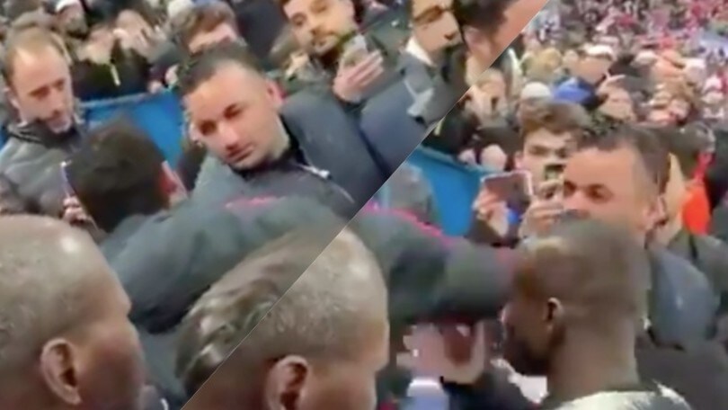 Neymar perde la testa: pugno in faccia al tifoso