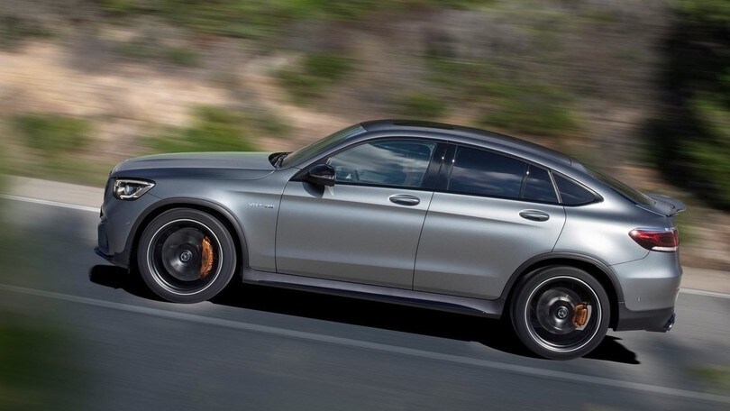Mercedes-AMG GLC 63, le foto del restyling del suv