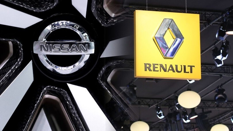 Financial Times: "Nissan rifiuta la fusione con Renault"