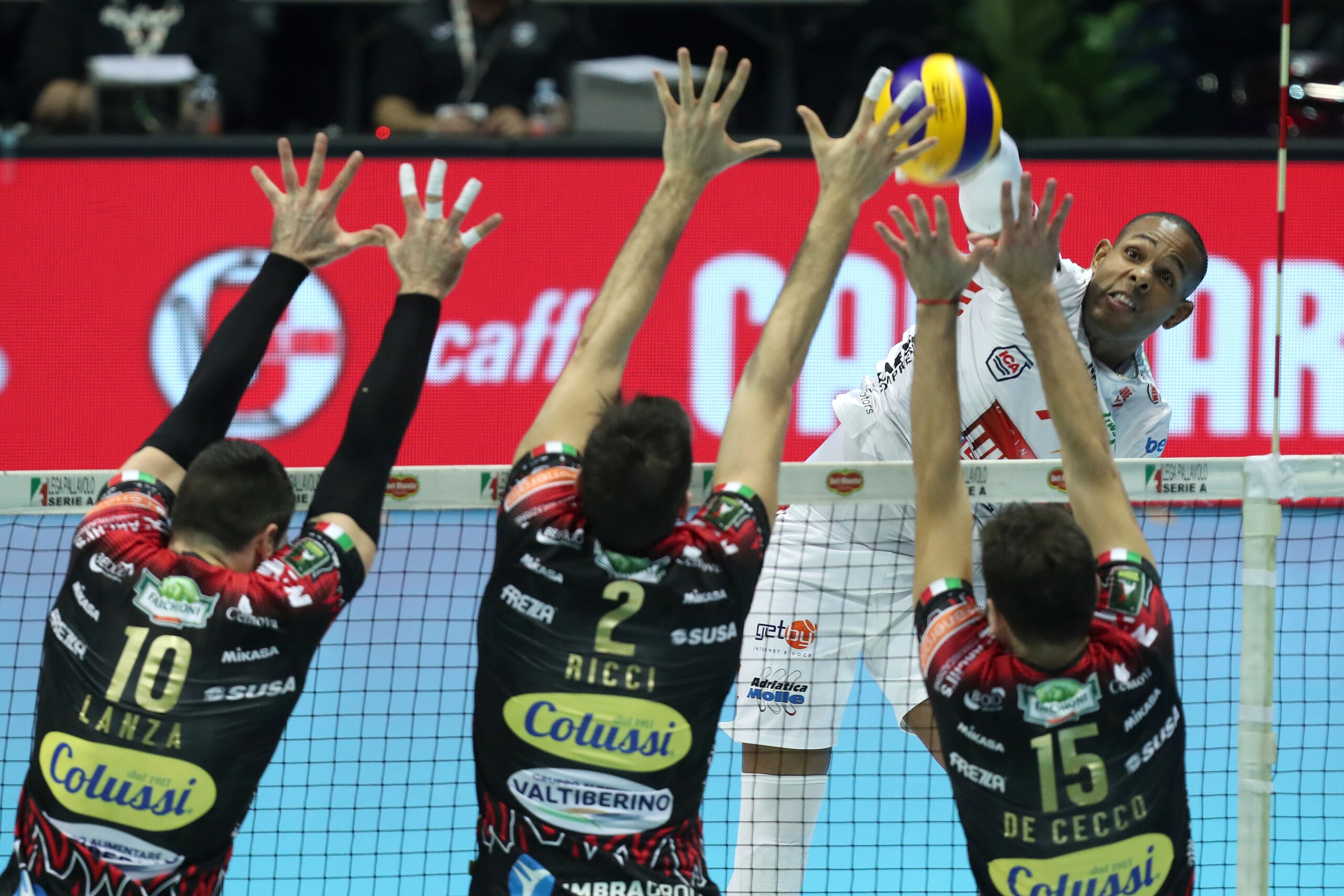 Volley: Superlega, Perugia-Civitanova atto secondo