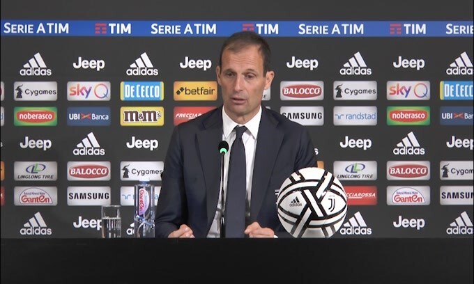 Suona il cellullare e Allegri chiede: "Avete portato i campanelli"