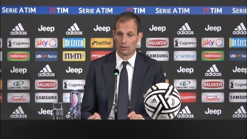 Suona il cellullare e Allegri chiede: "Avete portato i campanelli"