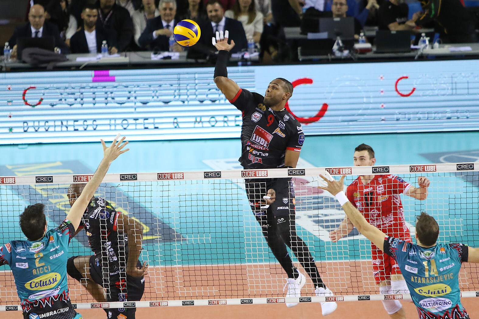 Volley: Superlega, Civitanova batte Perugia, la Finale scudetto torna in parità