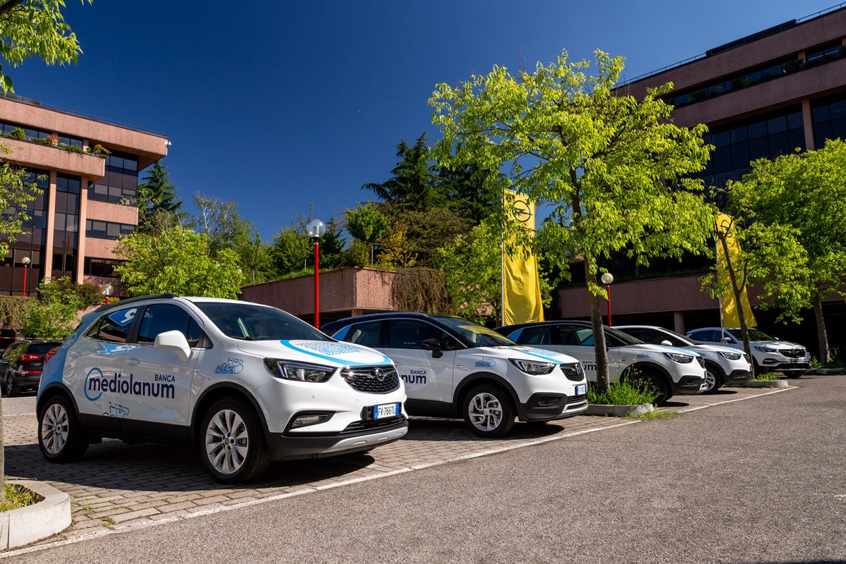 Opel e Mediolanum, le foto delle auto per il Giro d'Italia