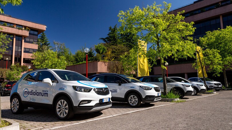 Opel e Mediolanum scendono in strada per il Giro d’Italia