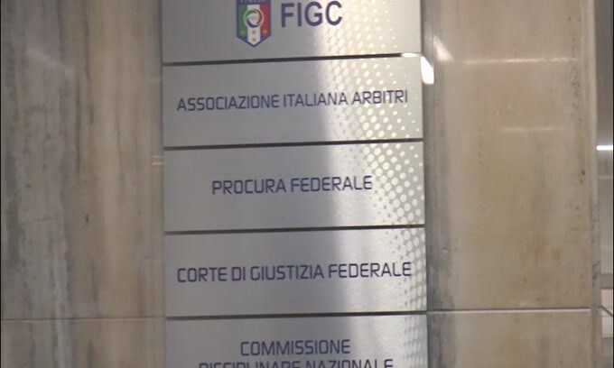 La Procura chiede la retrocessione del Palermo
