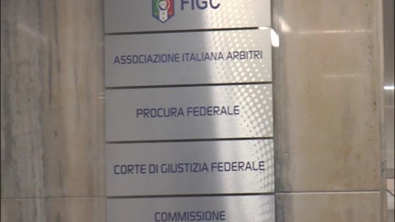 La Procura chiede la retrocessione del Palermo