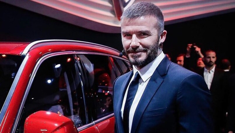 Beckham al volante con il telefono, patente ritirata per sei mesi