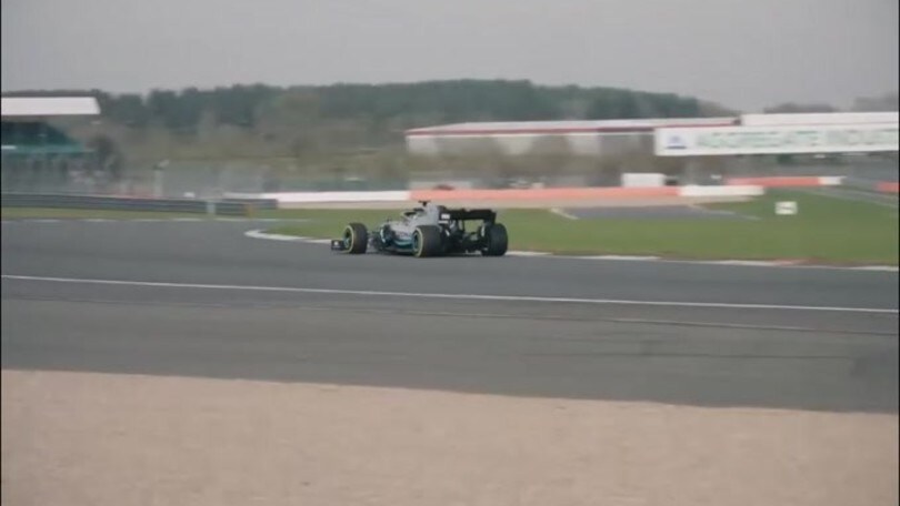 Trionfo Mercedes in Spagna, male le Ferrari