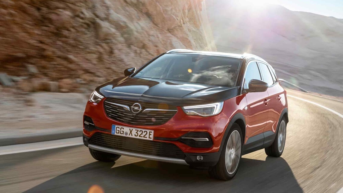 Opel Grandland X Plug-In Hybrid, Suv elettrificato da 300 cavalli
