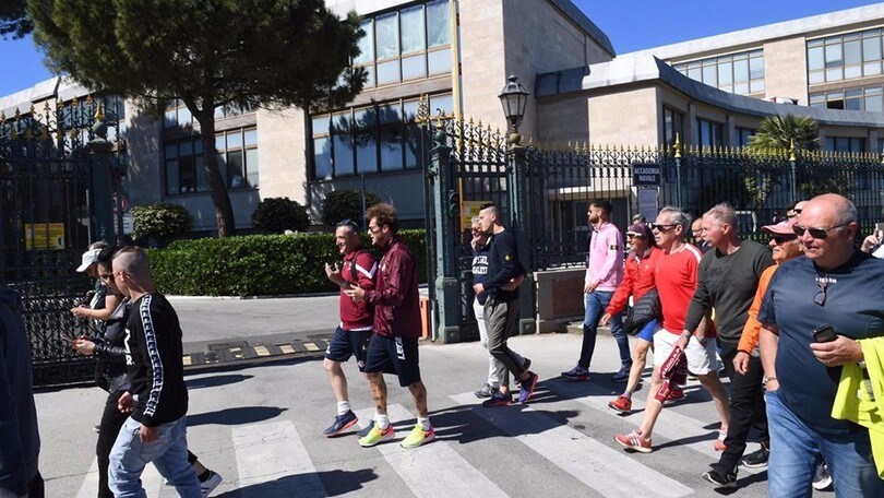 Serie B, Livorno salvo e promessa mantenuta: Diamanti sale a piedi a Montenero