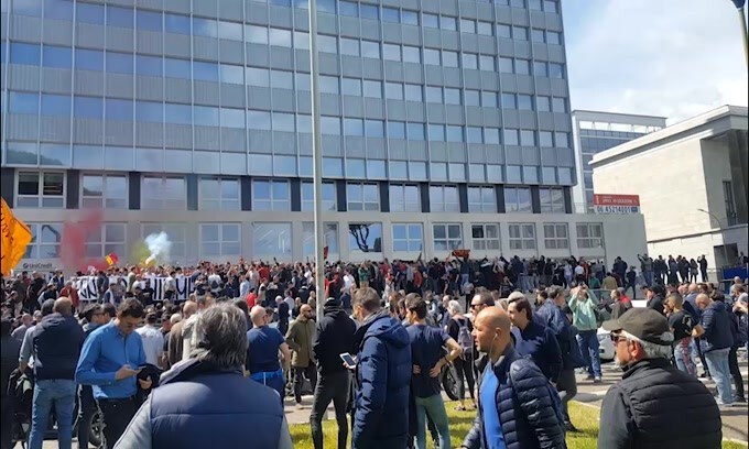 Roma, contestazione dei tifosi: cori contro società e presidente