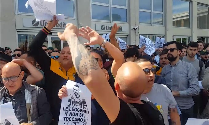 Roma, tifosi contro le decisioni della società