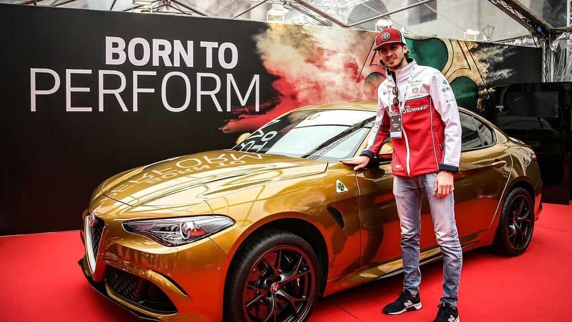 Alfa Romeo, edizione speciale con livrea ocra per la Giulia Quadrifoglio