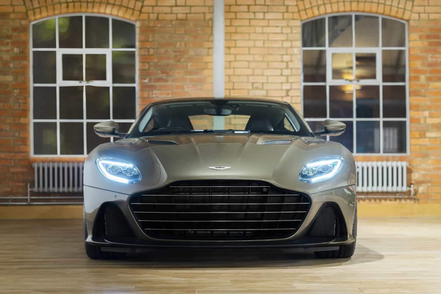 Aston Martin DBS Superleggera OHMSS: le foto