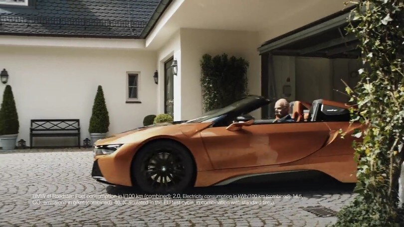Il saluto dei rivali all'ex Ceo Mercedes: "Ora sei libero... di guidare una BMW"