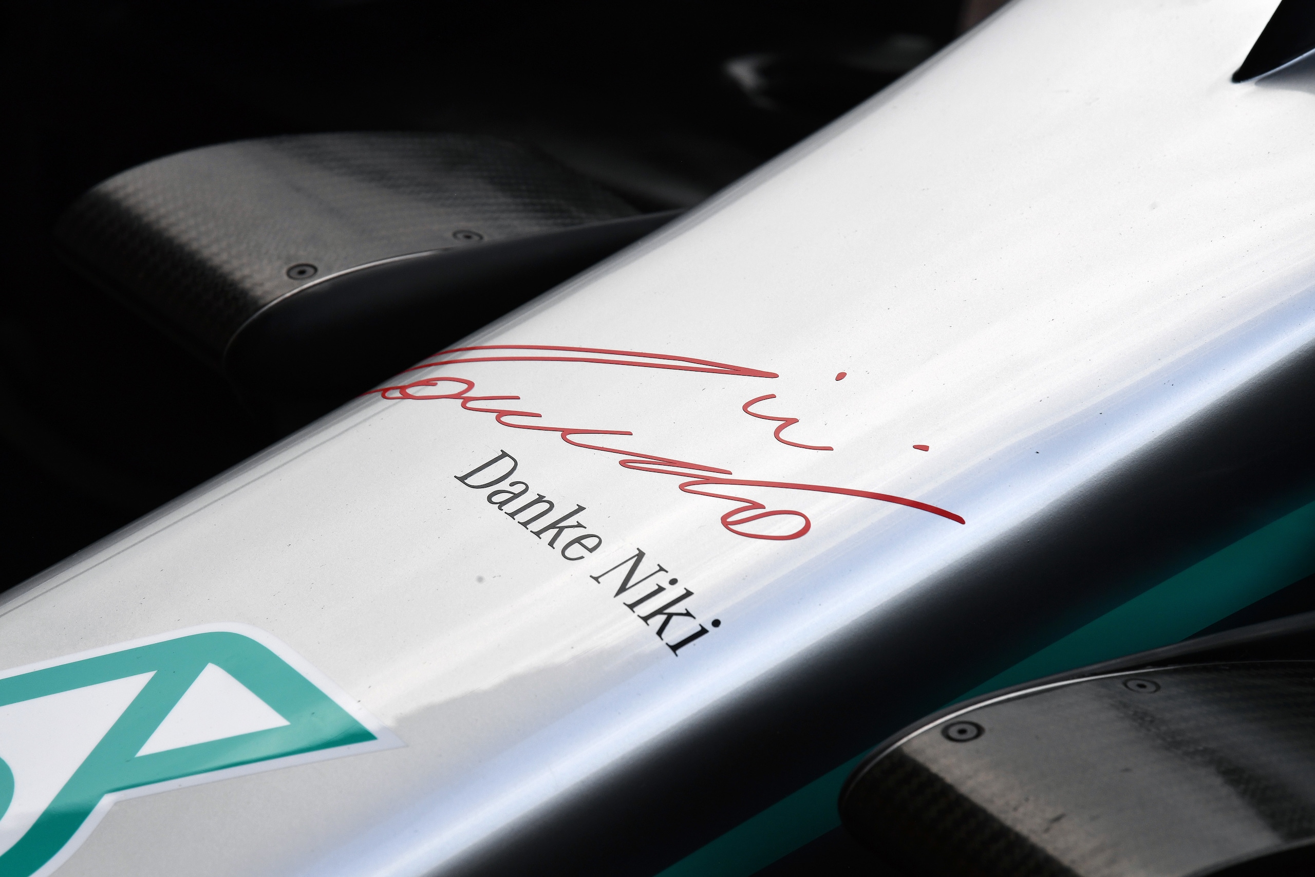 La F1 ricorda Lauda con le livree speciali FOTO