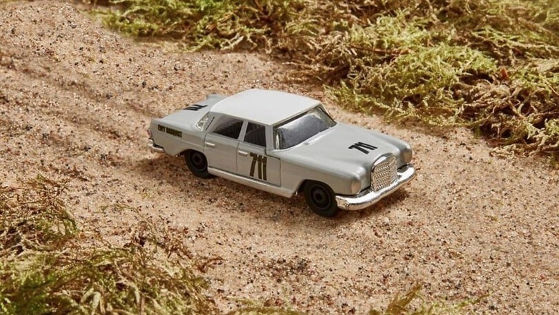 La Mercedes 220SE di Ewy Rosqvist per spronare le donne