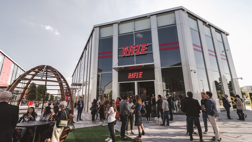 Un nuovo shop a Scalo Milano per Rifle che sceglie Briga come Ambassador