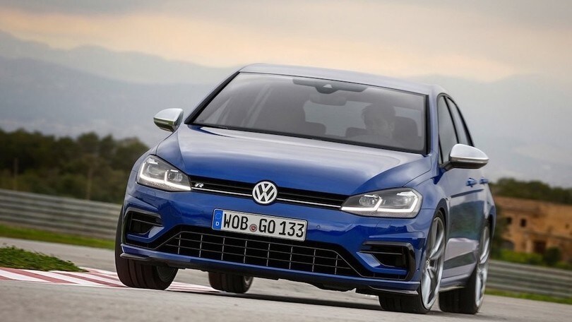 Volkswagen Golf 8 R, potente e sportiva