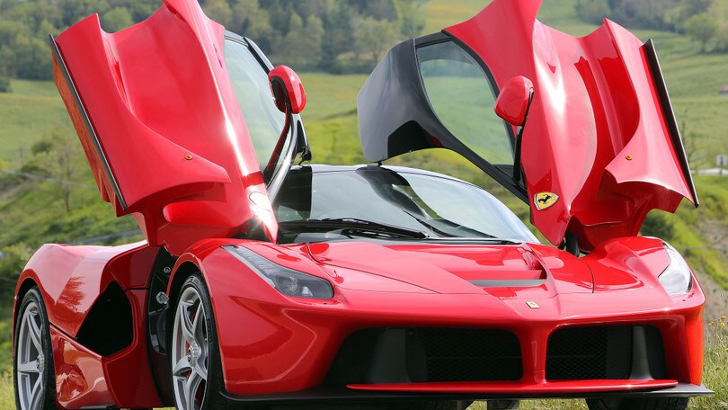 Ferrari ibrida, LaFerrari ha tracciato la via