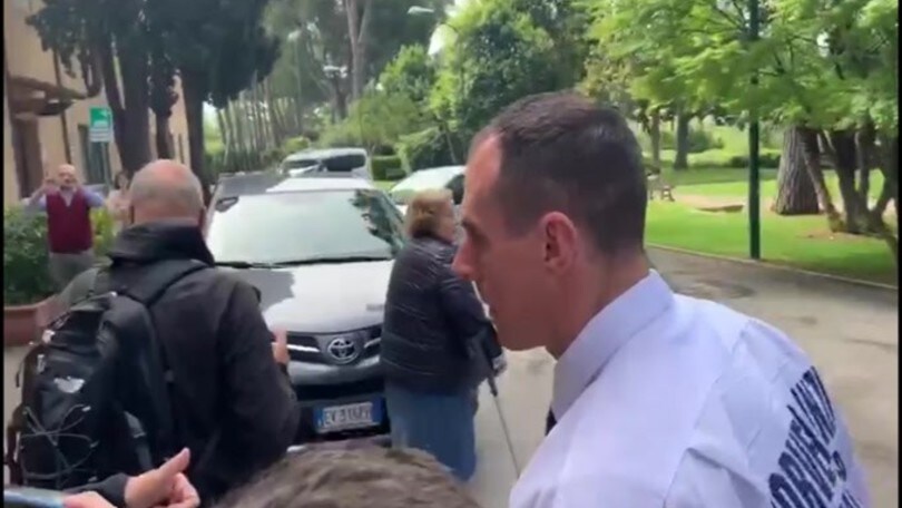 Napoli, Di Lorenzo a Roma per le visite mediche