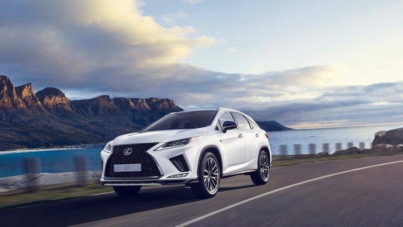 Lexus RX, il restyling con ritocchi estetici e nuovo infotainment