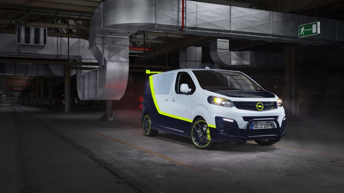 Opel, le foto del van O-Team Zafira Life