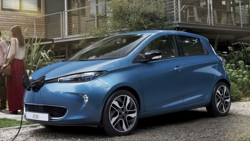 Renault, noleggio agevolato della Zoe elettrica per chi compra casa