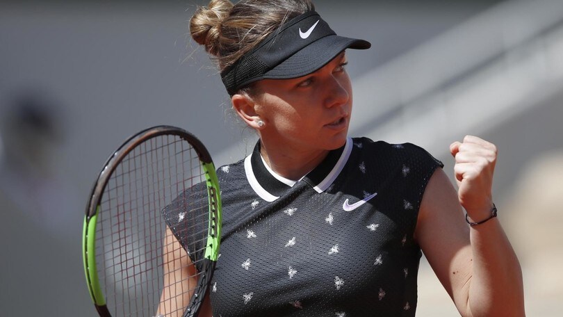 La Halep schianta la Swiatek e si qualifica per i quarti del Roland Garros