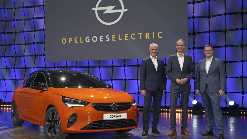 Opel Corsa-e: le foto della prima uscita mondiale