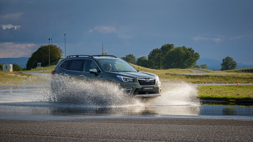 Subaru Forester e-Boxer: tutte le immagini